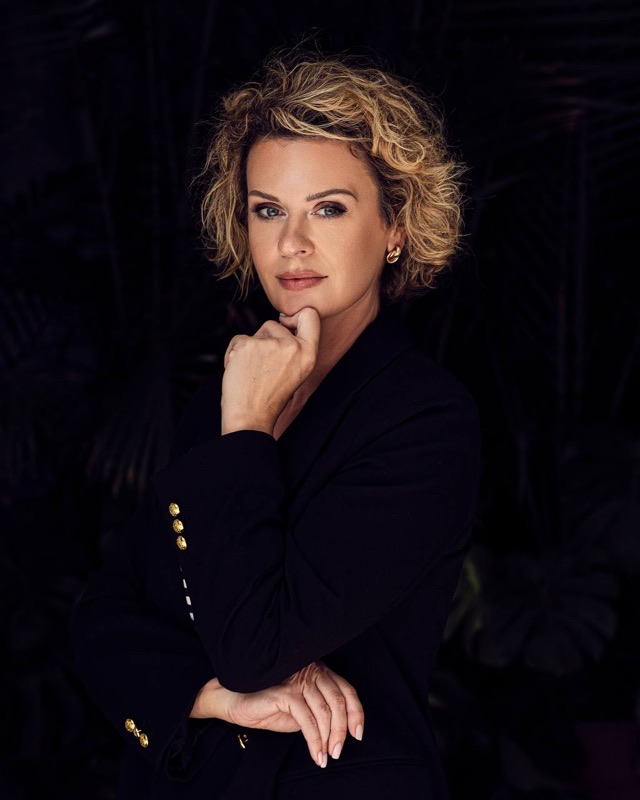 Dr. Alena Prikhidko